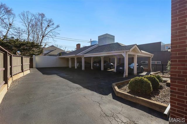 116 N Central Avenue 3S, Clayton, MO 63105