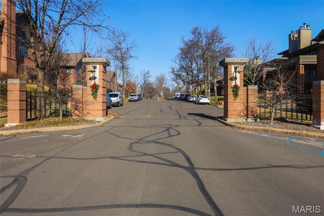 116 N Central Avenue 3S, Clayton, MO 63105