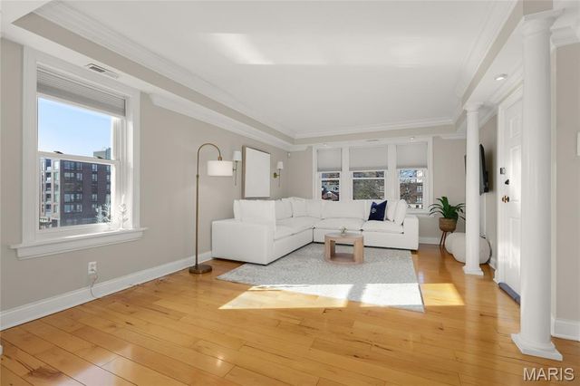 116 N Central Avenue 3S, Clayton, MO 63105