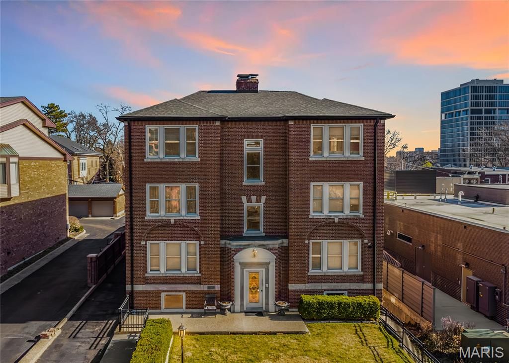 116 N Central Avenue 3S, Clayton, MO 63105