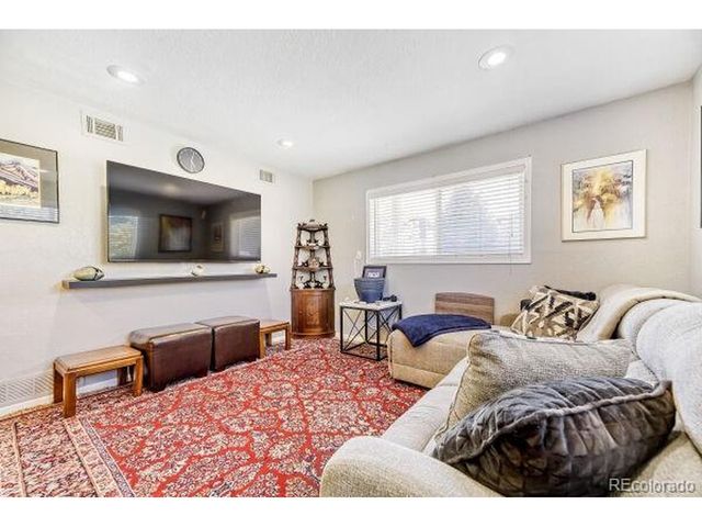 209 E Highline Cir 104, Centennial, CO 80122