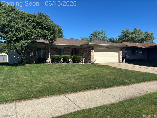 39548 Pinebrook Drive, Sterling Heights, MI 48310