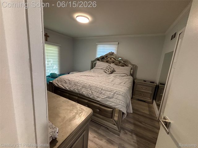 39548 Pinebrook Drive, Sterling Heights, MI 48310