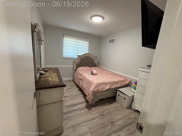 39548 Pinebrook Drive, Sterling Heights, MI 48310