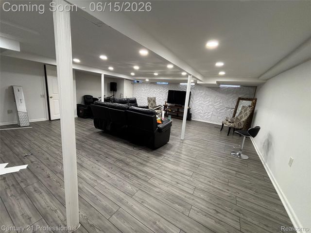 39548 Pinebrook Drive, Sterling Heights, MI 48310