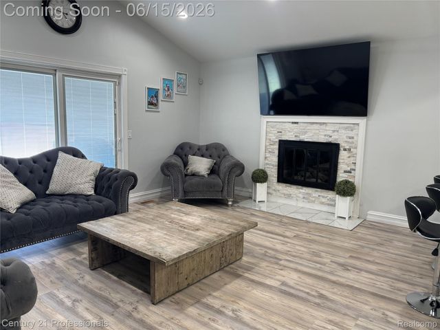 39548 Pinebrook Drive, Sterling Heights, MI 48310