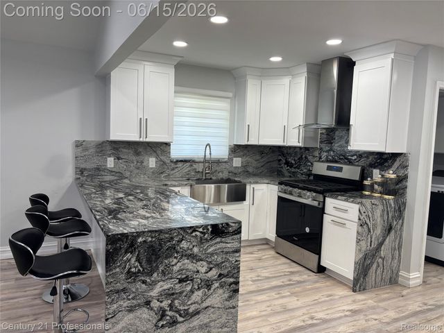 39548 Pinebrook Drive, Sterling Heights, MI 48310