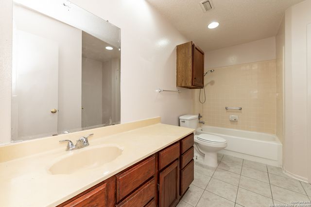 5111 Anacacho, San Antonio, TX 78217