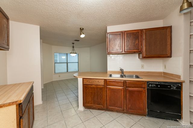 5111 Anacacho, San Antonio, TX 78217