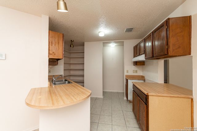 5111 Anacacho, San Antonio, TX 78217