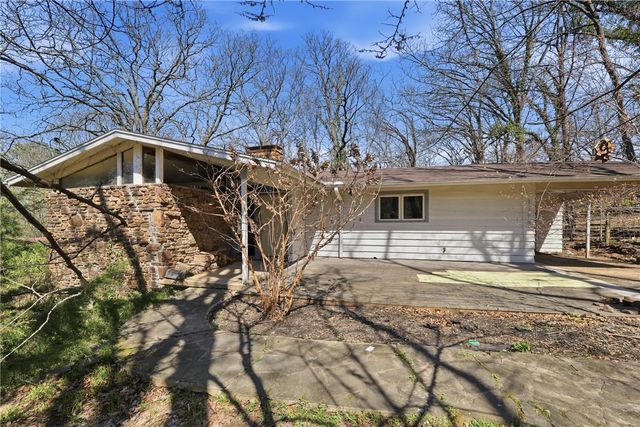 1710 E Hammond Street, Fayetteville, AR 72701