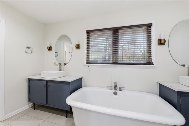 1710 E Hammond Street, Fayetteville, AR 72701