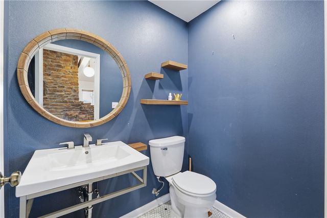 1710 E Hammond Street, Fayetteville, AR 72701