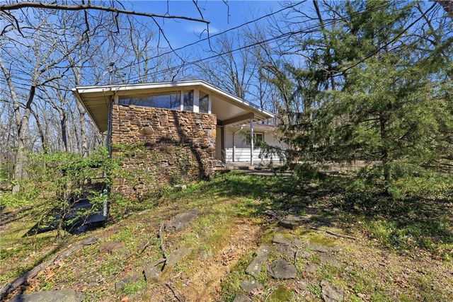 1710 E Hammond Street, Fayetteville, AR 72701