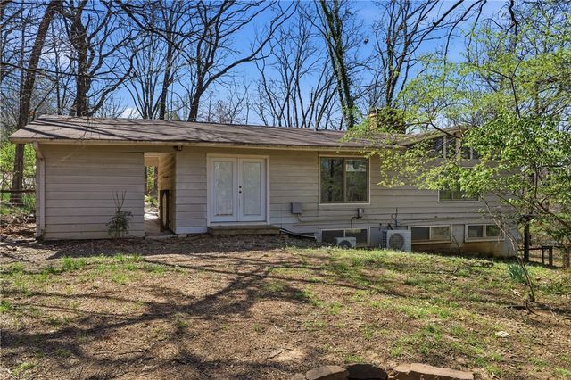 1710 E Hammond Street, Fayetteville, AR 72701