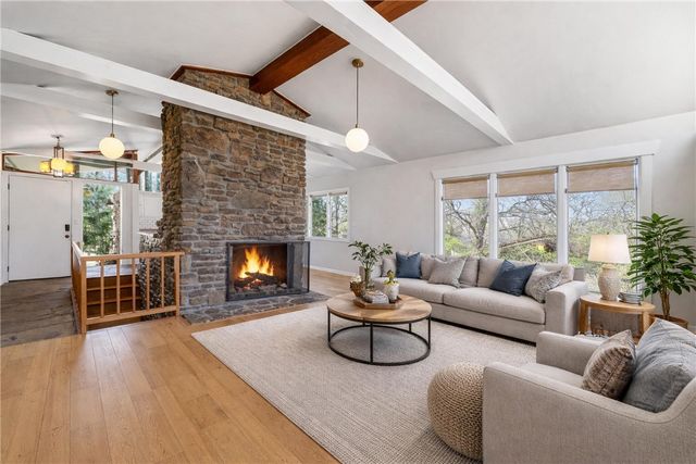 1710 E Hammond Street, Fayetteville, AR 72701