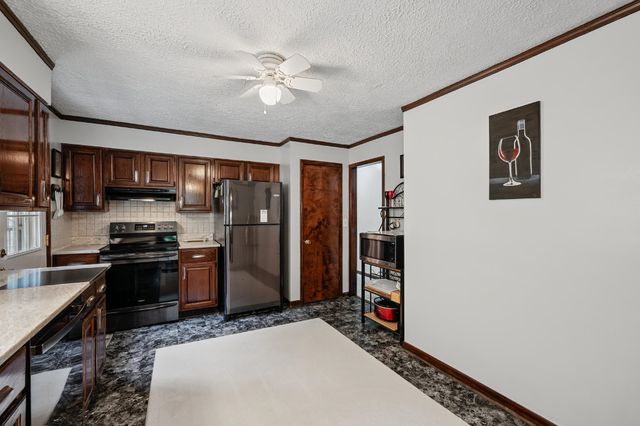 3788 Green Valley Road, Huntington, WV 25701