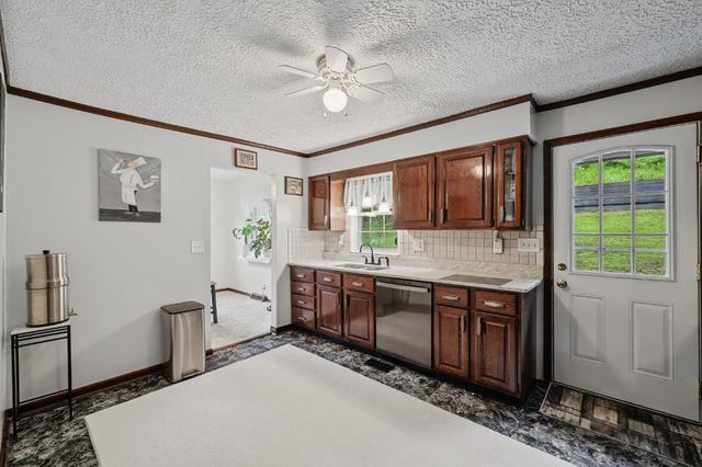 3788 Green Valley Road, Huntington, WV 25701