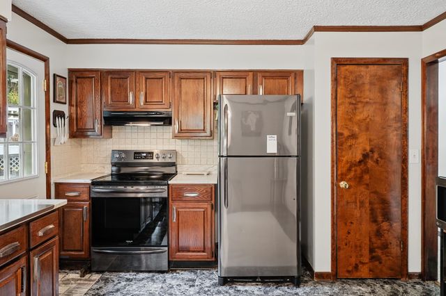 3788 Green Valley Road, Huntington, WV 25701