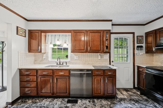 3788 Green Valley Road, Huntington, WV 25701