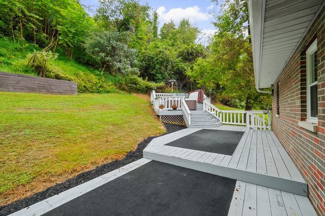 3788 Green Valley Road, Huntington, WV 25701