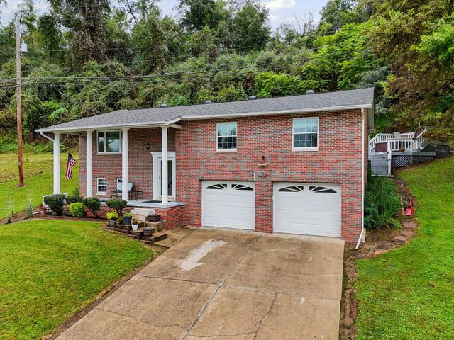3788 Green Valley Road, Huntington, WV 25701