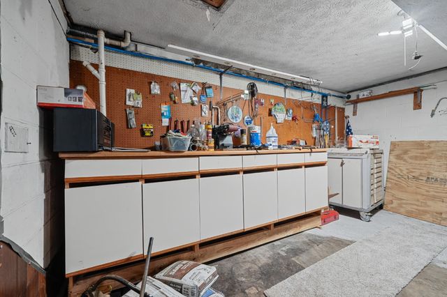3788 Green Valley Road, Huntington, WV 25701