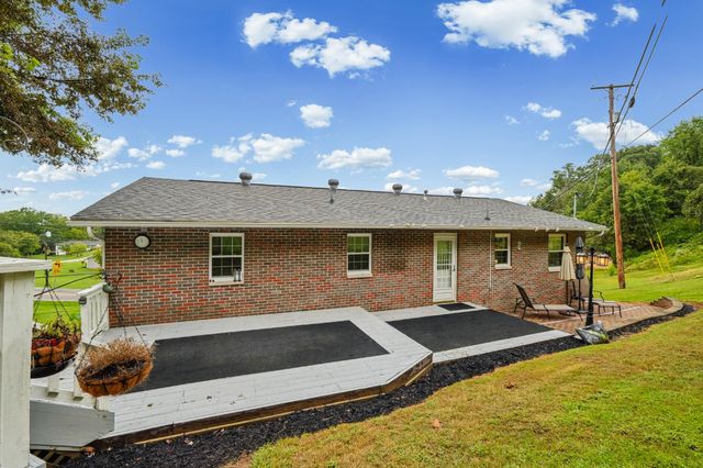 3788 Green Valley Road, Huntington, WV 25701