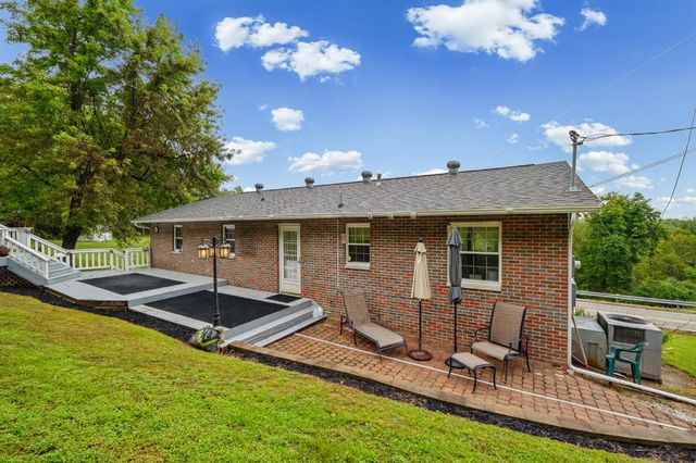 3788 Green Valley Road, Huntington, WV 25701