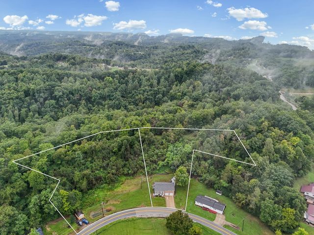 3788 Green Valley Road, Huntington, WV 25701