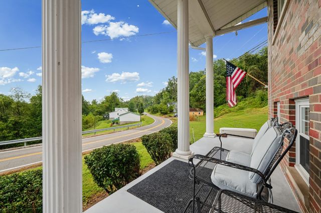 3788 Green Valley Road, Huntington, WV 25701