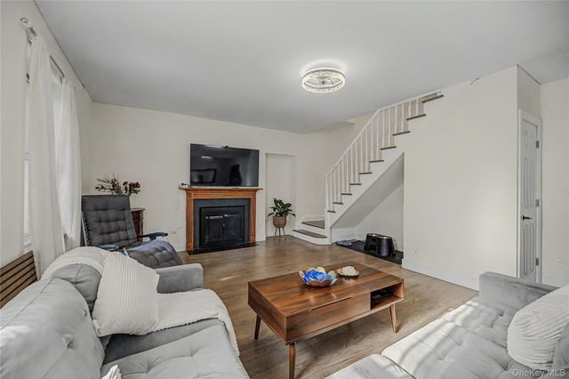 4971 Henry Hudson Parkway W 4971, Bronx, NY 10471