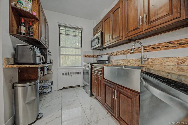 4971 Henry Hudson Parkway W 4971, Bronx, NY 10471