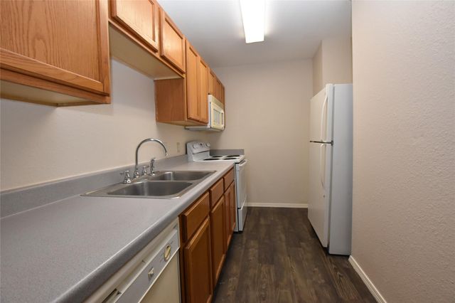 921 Sagewood TRL 921, San Marcos, TX 78666
