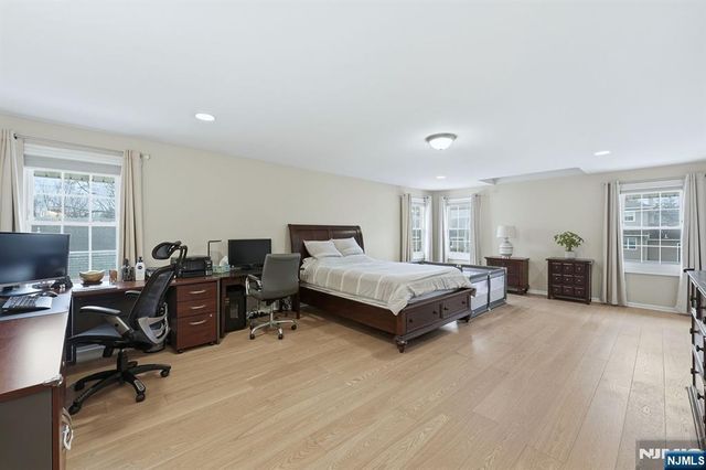 11 Thiem Avenue, Rochelle Park, NJ 07662