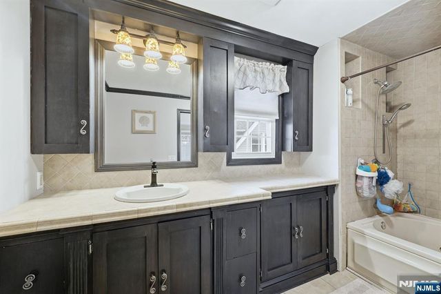 11 Thiem Avenue, Rochelle Park, NJ 07662