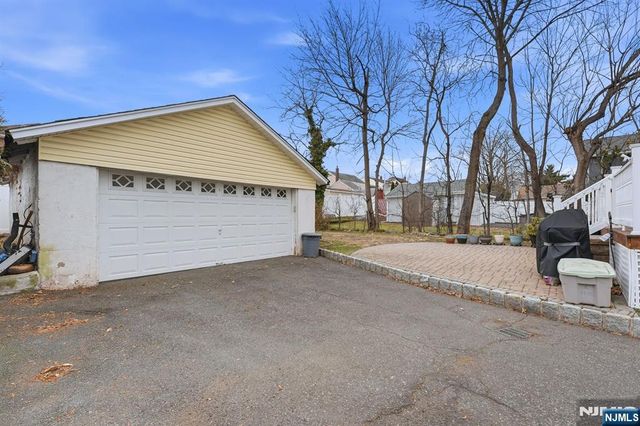 11 Thiem Avenue, Rochelle Park, NJ 07662