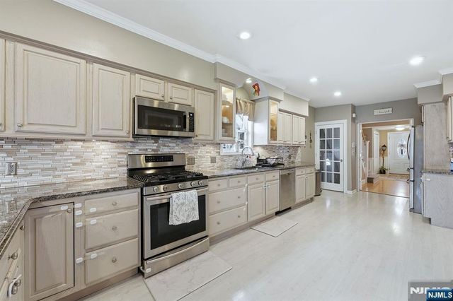 11 Thiem Avenue, Rochelle Park, NJ 07662