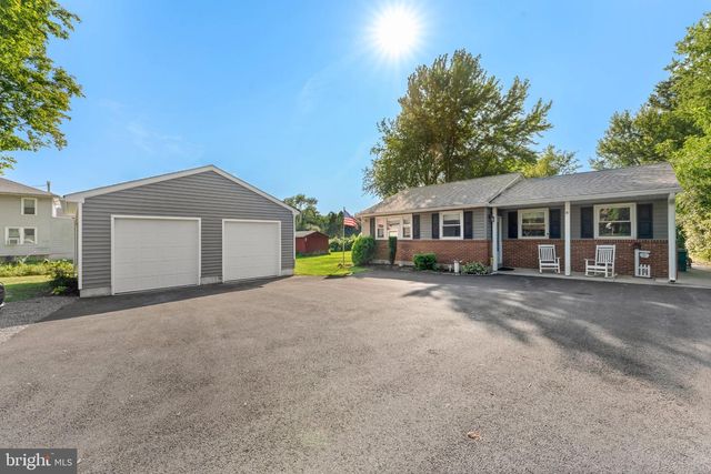 1748 LARKIN RD, Upper Chichester, PA 19061