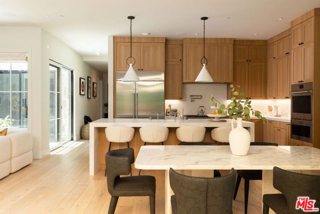 4210 Bellaire Avenue, Los Angeles, CA 91604