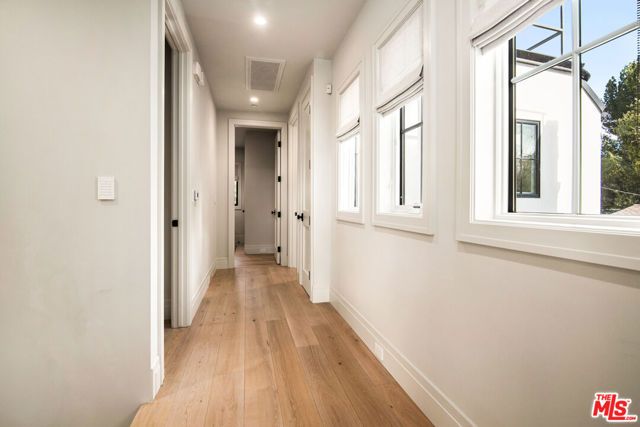 4210 Bellaire Avenue, Los Angeles, CA 91604