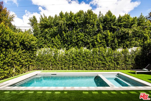 4210 Bellaire Avenue, Los Angeles, CA 91604