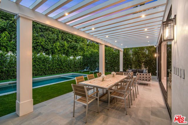 4210 Bellaire Avenue, Los Angeles, CA 91604
