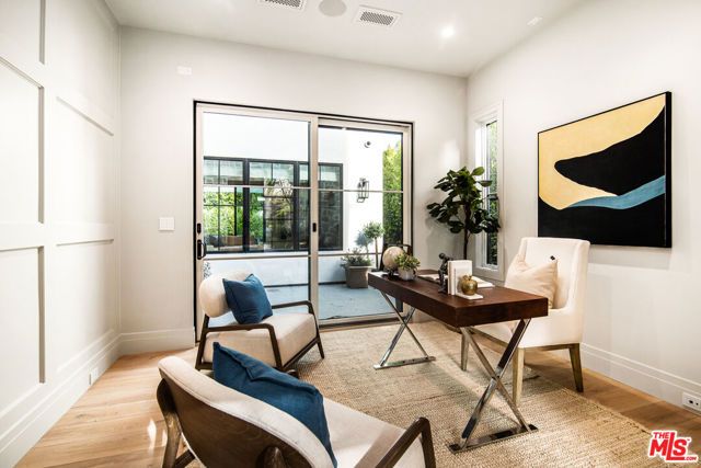 4210 Bellaire Avenue, Los Angeles, CA 91604