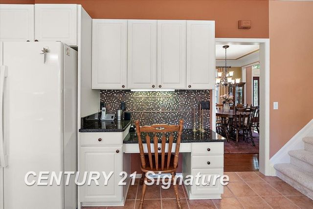 966 Hollow Corners Court, Rochester, MI 48307