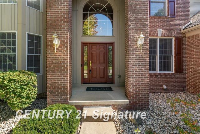 966 Hollow Corners Court, Rochester, MI 48307