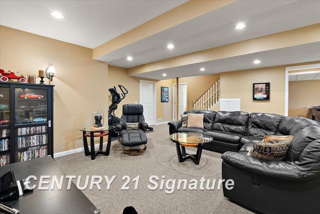 966 Hollow Corners Court, Rochester, MI 48307