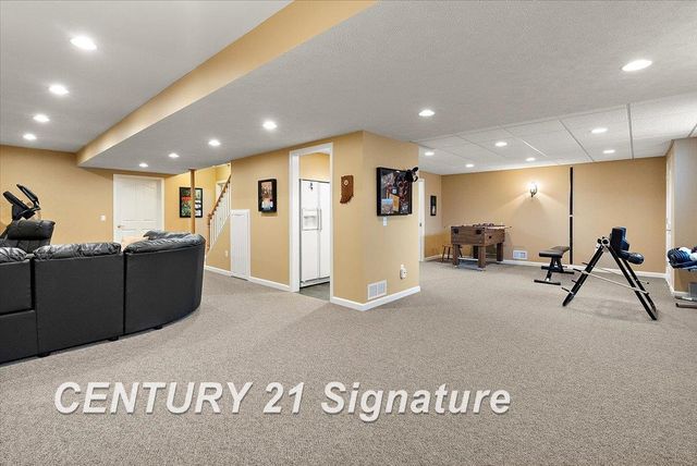 966 Hollow Corners Court, Rochester, MI 48307