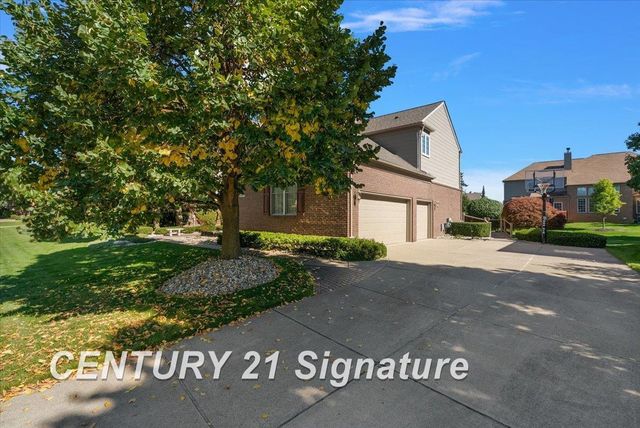 966 Hollow Corners Court, Rochester, MI 48307