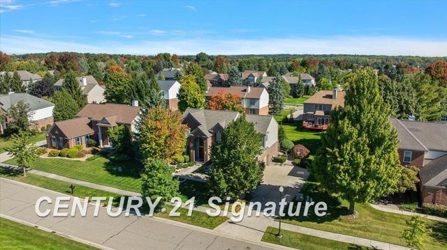 966 Hollow Corners Court, Rochester, MI 48307